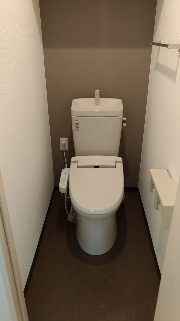 世田谷区ｍ様 トイレリフォーム 壁紙 床張替え工事 世田谷区ハウスクリーニング ブライトン